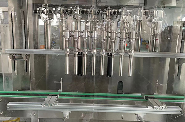 全自動精華液灌裝機(jī)設(shè)備的優(yōu)勢優(yōu)點(diǎn)